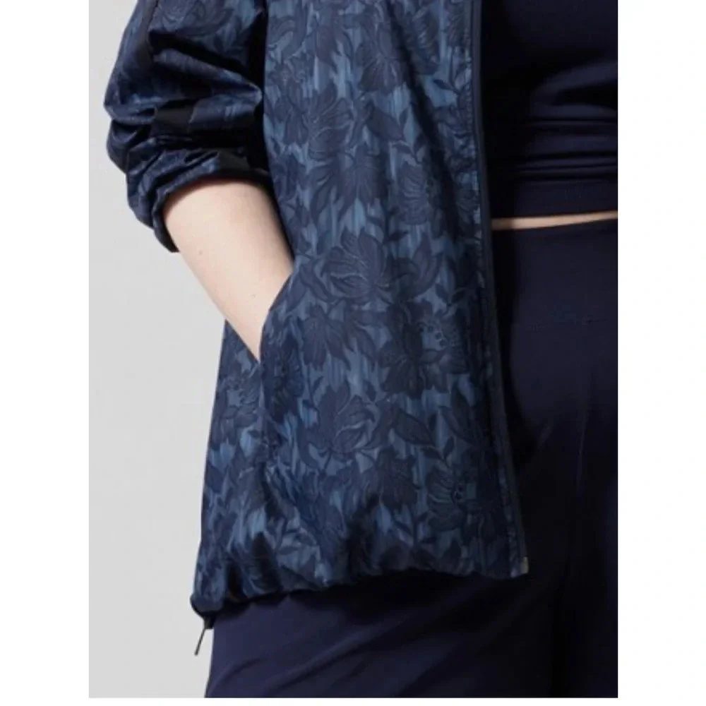 Athleta Women's Size Large Sightseer Lace Pattern Jacket NWT Blue 2-Way Stretch